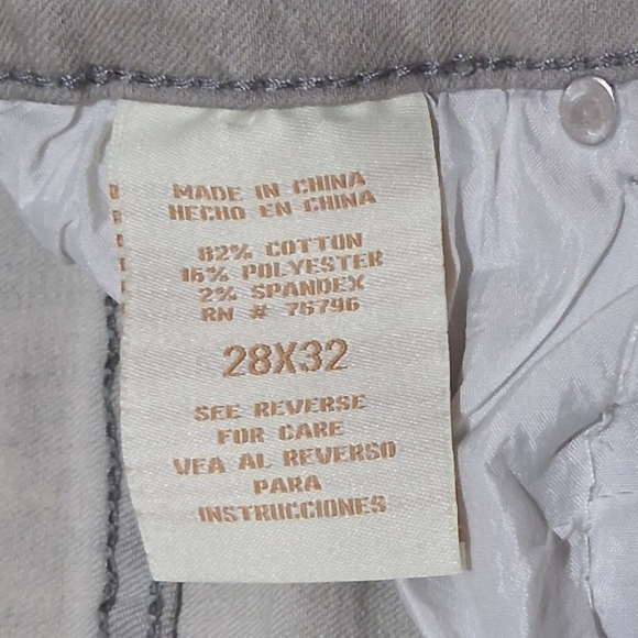NWT Street Jeans Sz. 28X32 Light Gray Destroyed Skinny Jeans - Picture 12 of 12